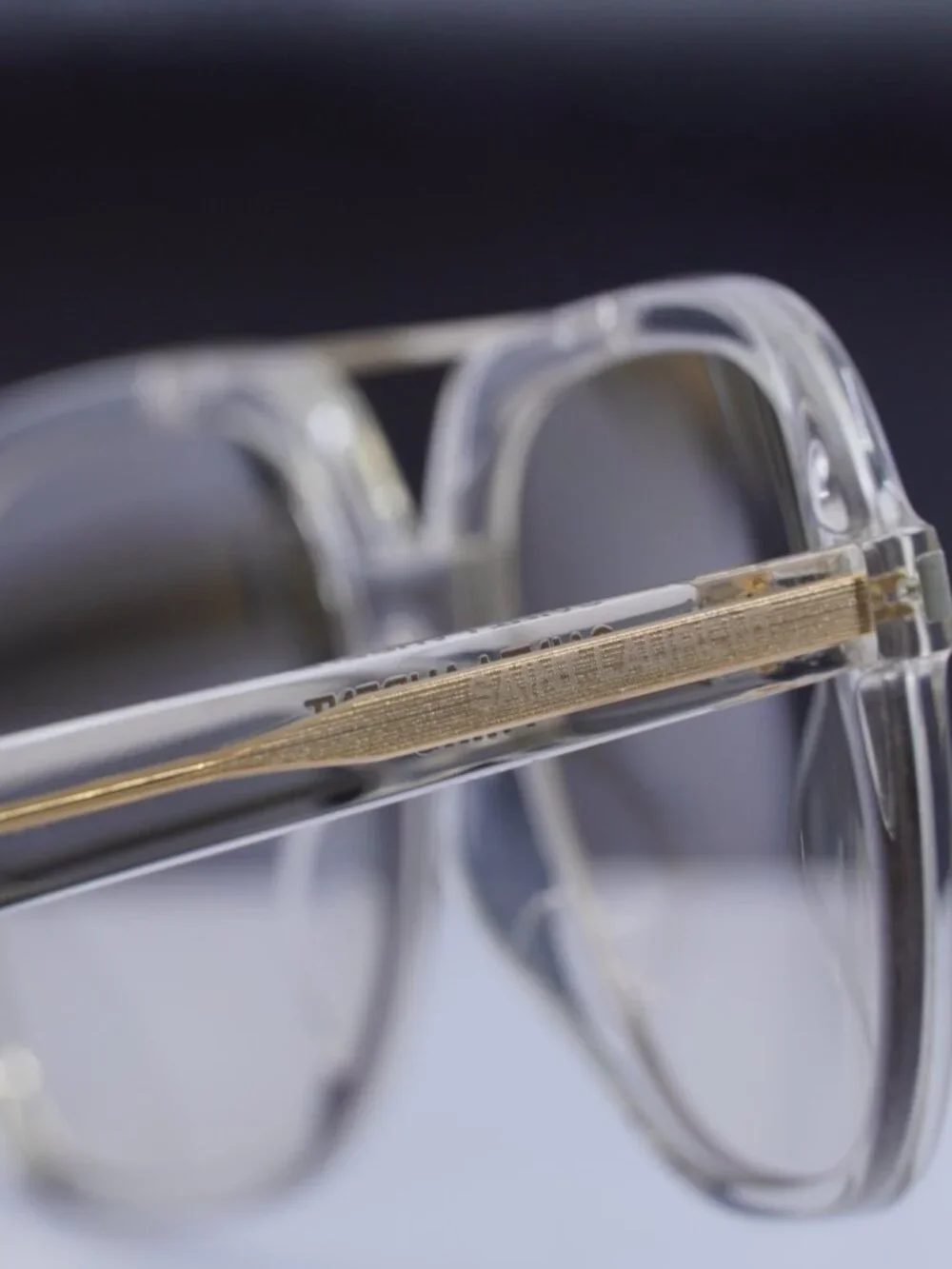 Saint Laurent model sl545